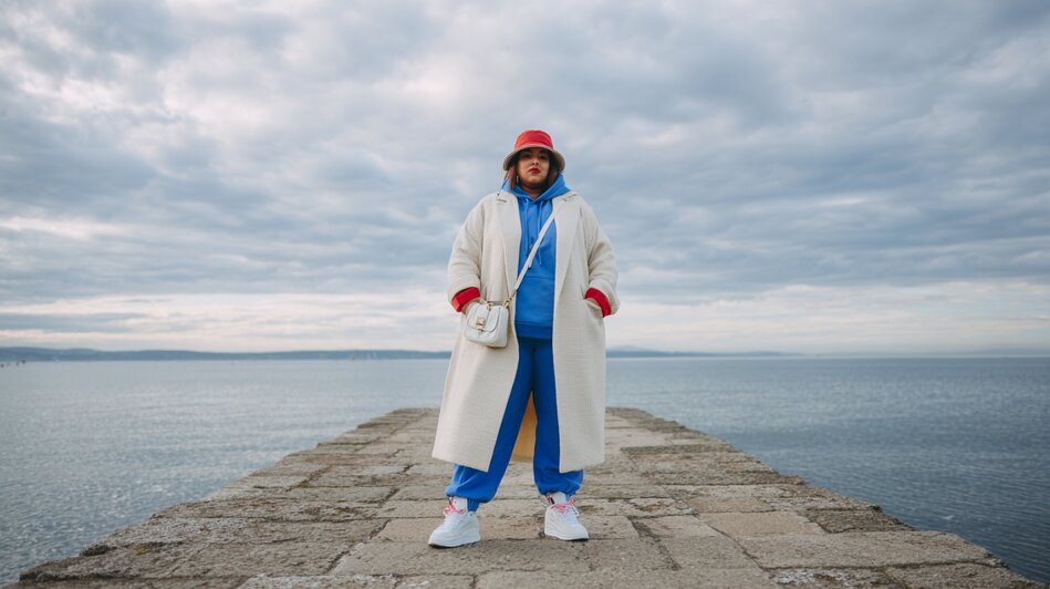 Не морозиться от стеснения: калининградский стилист — о том, как выбрать зимний наряд размера «плюс сайз» - Новости Калининграда | Иллюстрация: Midjourney