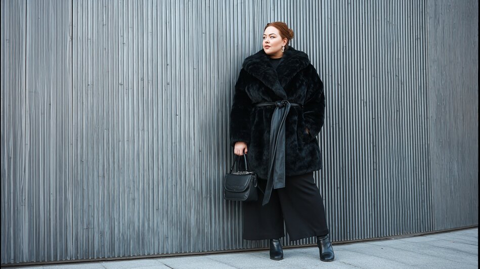 Не морозиться от стеснения: калининградский стилист — о том, как выбрать зимний наряд размера «плюс сайз» - Новости Калининграда | Иллюстрация: Midjourney