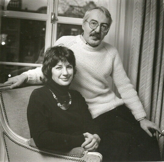 Полина была старшей и любимой внучкой писателя.  | Фото: архив Полины Баженовой