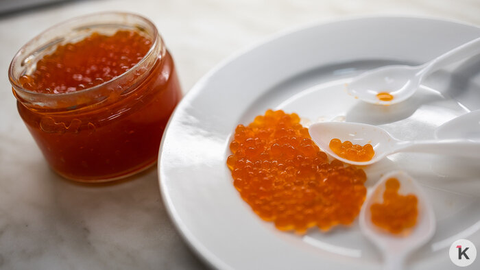 Даже и не пахнет: что в Калининграде продают с развалов под видом красной икры (фото) - Новости Калининграда | Фото: Александр Подгорчук / «Клопс»