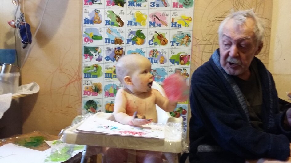 Известный писатель любил семью и жизнь во всех её проявлениях.  | Фото: архив Полины Баженовой