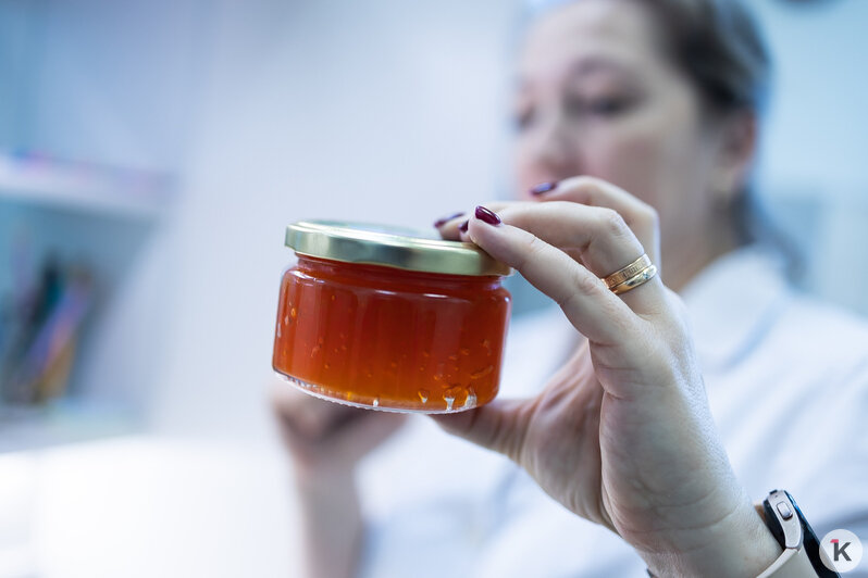 Даже и не пахнет: что в Калининграде продают с развалов под видом красной икры (фото) - Новости Калининграда | Фото: Александр Подгорчук / «Клопс»