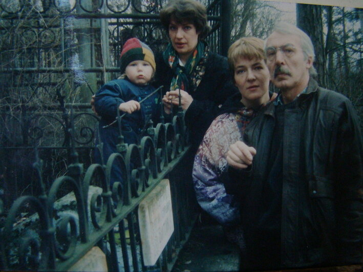 Известный писатель любил семью и жизнь во всех её проявлениях.  | Фото: архив Полины Баженовой