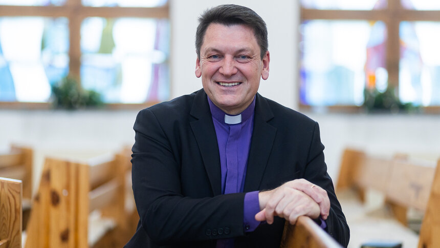 «Чудеса реальны, если верить Господу»: калининградский пастор — о Рождестве, проповедях и рецепте счастья - Новости Калининграда | Фото: Александр Подгорчук / «Клопс»