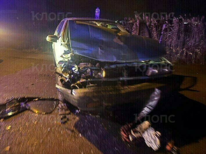 Один из разбитых автомобилей | Фото: очевидец