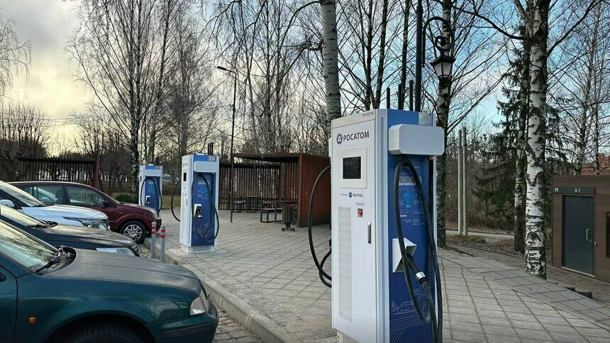 Час на розетке: в Черняховске открывается зарядка для электромобилей  - Новости Калининграда | Фото: администрация Черняховска