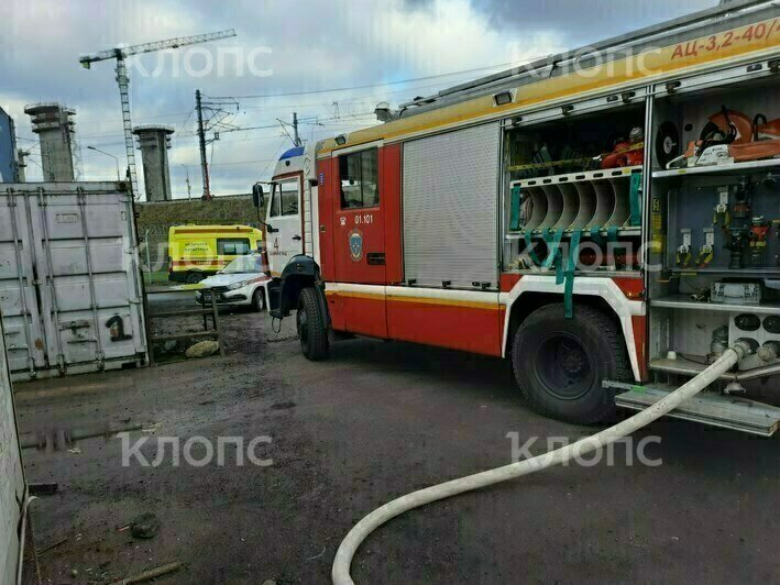В Калининграде на улице Портовой загорелось складское помещение - Новости Калининграда