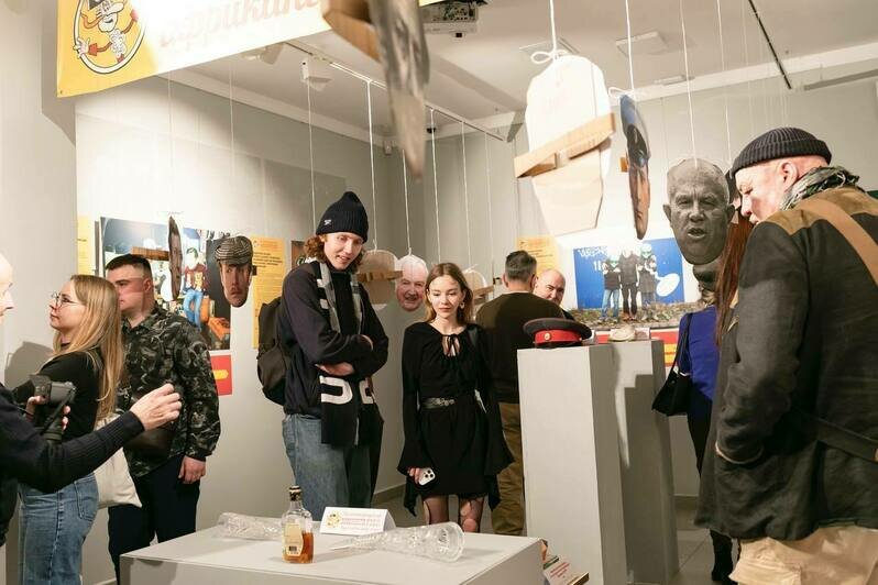 Открылась «документальная» выставка о том, как в Калининграде побывали Иван Грозный, Мессинг и Чебурашка (фото) - Новости Калининграда | Фото: телеграм-канал «Дом китобоя»