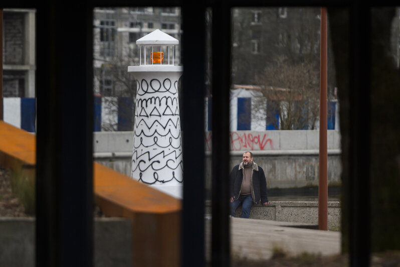 Автор маяка - Константин Тращенков. | Фото: Александр Мелехов