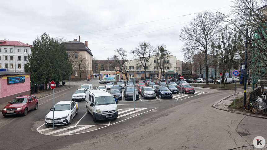 В Калининграде запустили первую в городе платную парковку без шлагбаума, что с ней не так - Новости Калининграда | Фото: Александр Подгорчук / «Клопс»