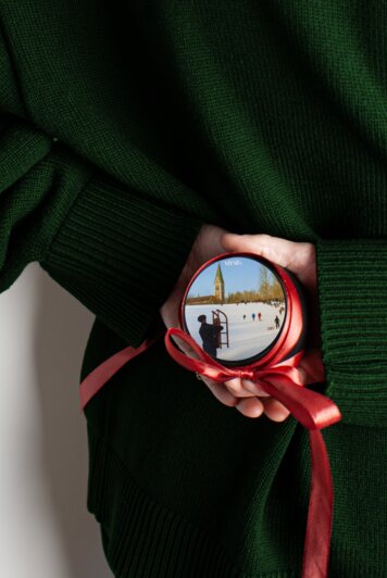 Ароматы Кёнигсберга, спа-наборы и милые лошадки: где найти новогодний подарок из вишлиста близкого человека (фото) - Новости Калининграда | Фото: Полина Кошелева