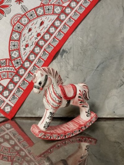 Ароматы Кёнигсберга, спа-наборы и милые лошадки: где найти новогодний подарок из вишлиста близкого человека (фото) - Новости Калининграда | Фото: Наталья Чернова