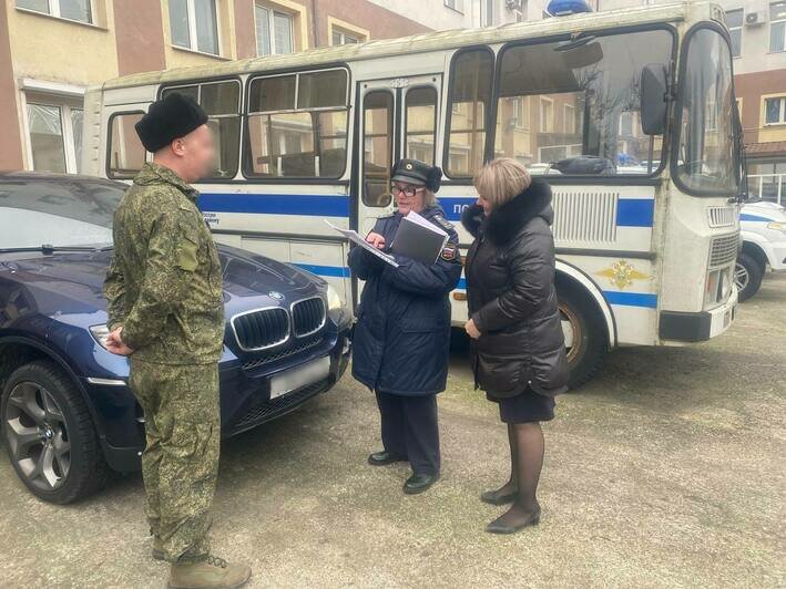 Лишённый прав калининградец снова сел пьяным за руль, за это его машину конфисковали и передали Минобороны - Новости Калининграда | Фото: пресс-служба УФССП России по Калининградской области