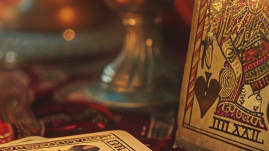 Тельцы испытают любовную скуку, а Весы найдут баланс: таро-расклад на воскресенье, 28 декабря - Новости Калининграда | Иллюстрация: Александр Скачко / «Клопс»