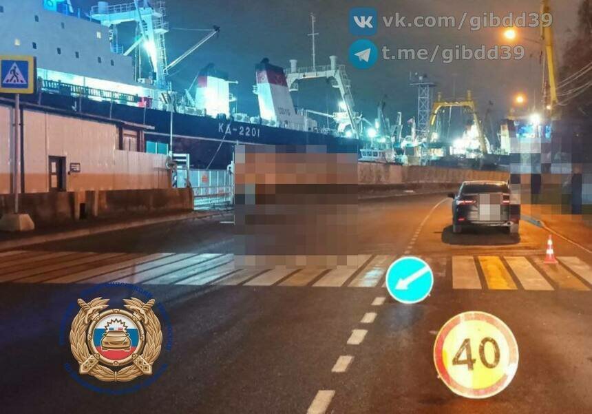 В Калининграде на Правой набережной водитель Toyota сбил двух человек - Новости Калининграда | Фото: ГАИ