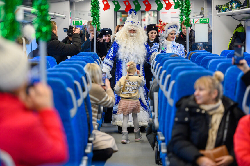 В прошлый раз в вагонах "Новогоднего экспресса" было весело всем   | Фото: Александр Мелехов