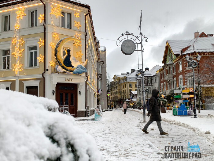 Во власти шторма: Зеленоградск замело снегом (фото)