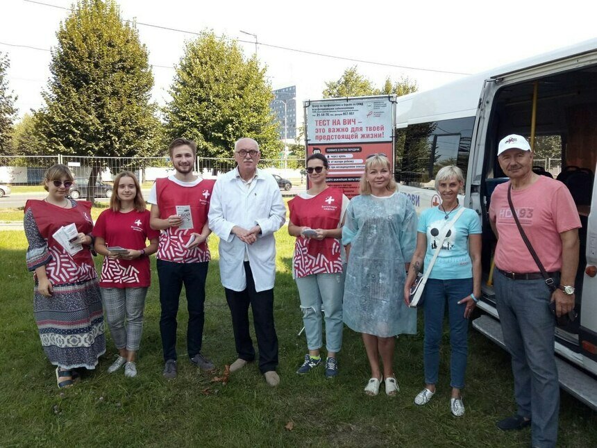 Акция в Калининграде по проведению тестирования на ВИЧ. | Фото предоставлено общественной организацией «Статус плюс»