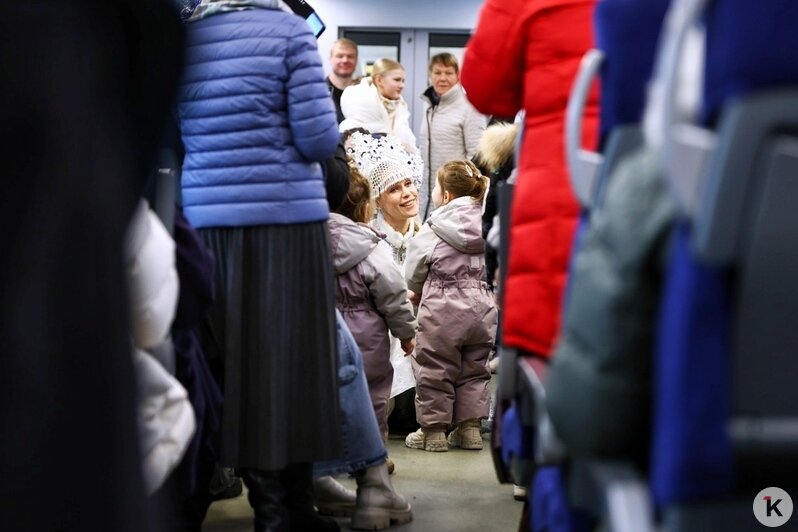 В Калининградской области запустили украшенный «Новогодний экспресс» с Дедом Морозом и Снегурочкой - Новости Калининграда | Фото: Александр Подгорчук / «Клопс»