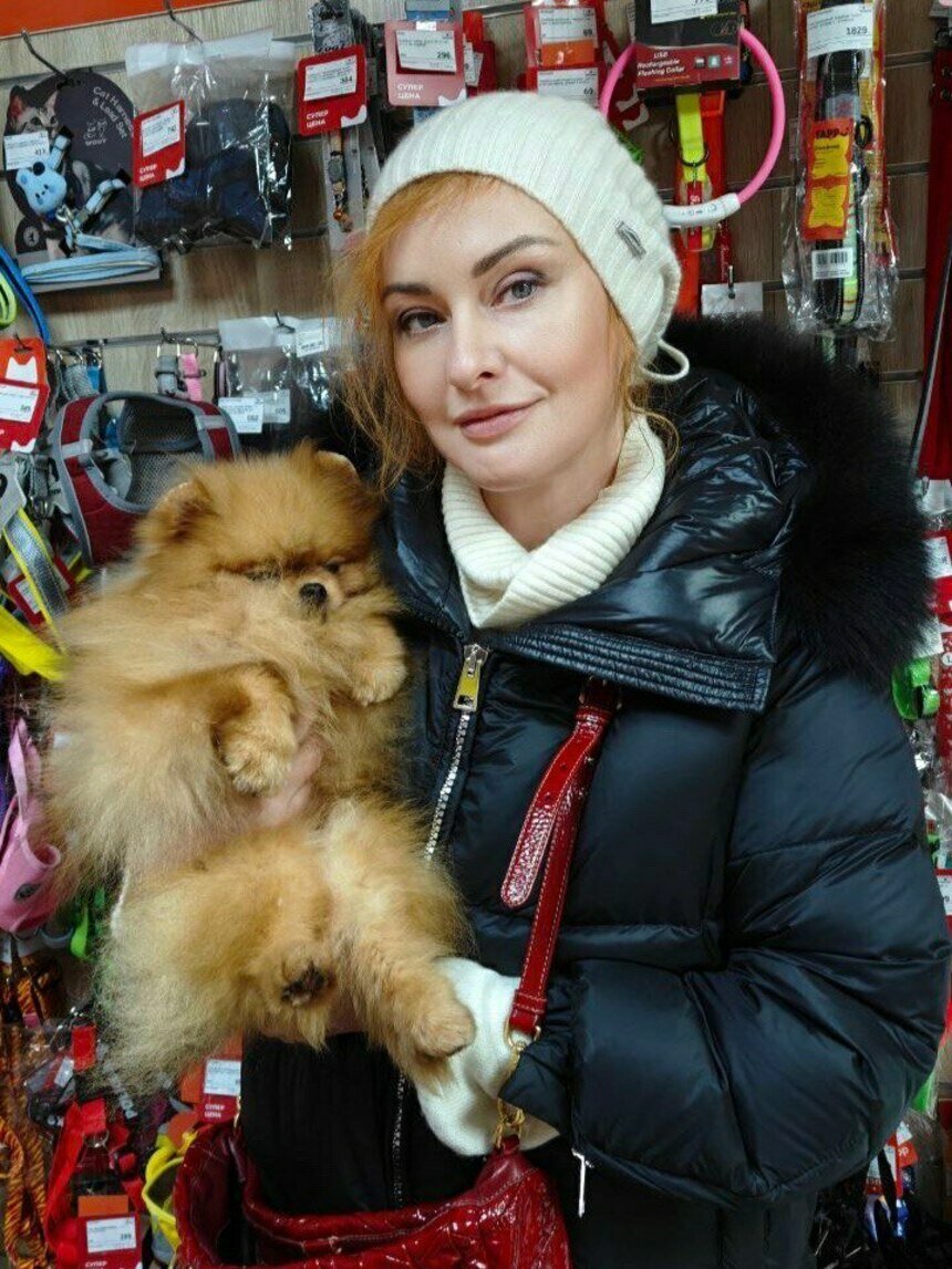 Елена и и трёхлетний шпиц Шик. Их замечательная история в Калининграде только начинается. | Фото: из архива героини публикации
