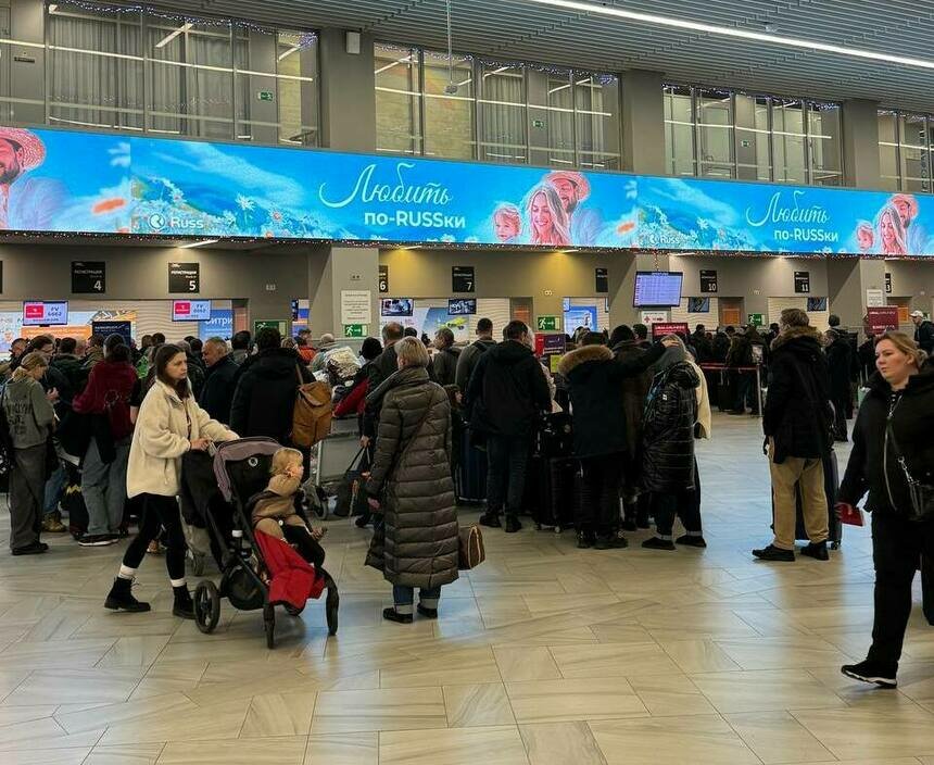 Снегопад внес коррективы в расписание полетов. | Фото: София Шарипова