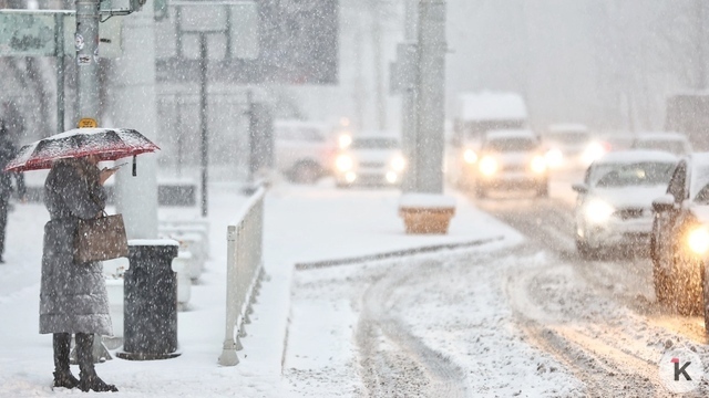 В Калининграде и области продолжает идти снег, в ГАИ предупредили об особенностях езды в такую погоду
