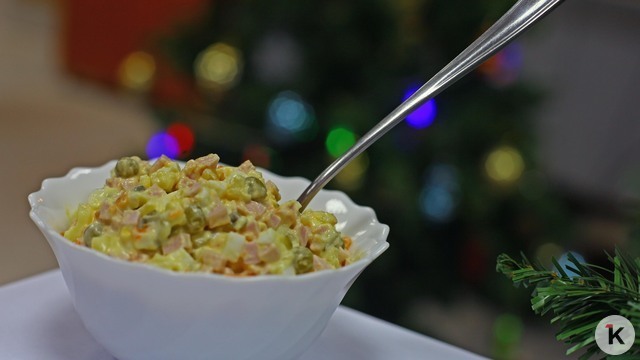 В Госдуме предложили включить в школьное меню новогодние блюда