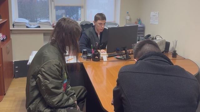 Калининградцы прикурили сигарету от Вечного огня на мемориале 1 200 гвардейцам и украли корзину цветов (видео)  