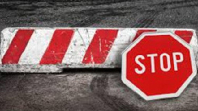 В Калининграде из-за провала дороги с 6 января закрывают перекрёсток. Как поедет транспорт (схема)  