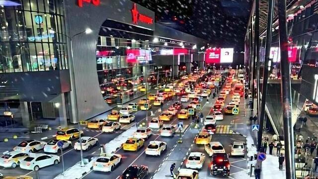 Снег в Москве изменил расписание рейсов в калининградском Храброво