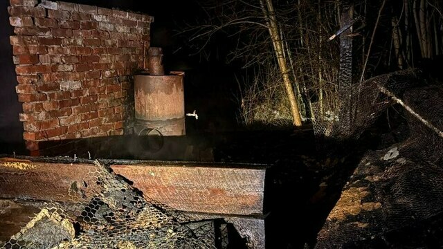 Тушили баню — обнаружили тело: в Калининградской области при пожаре погиб 55-летний мужчина  