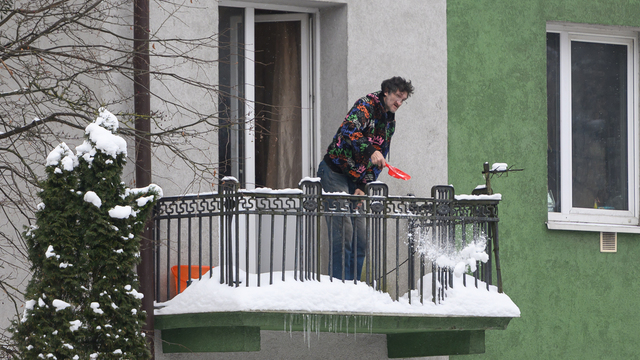 Калининградская зима испытывает коммунальщиков на профпригодность. Что говорят жители и власти