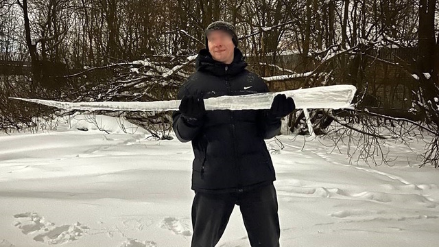 Сосульки красивые, но опасные: где в Калининграде нужно ходить, посматривая наверх (фото)  