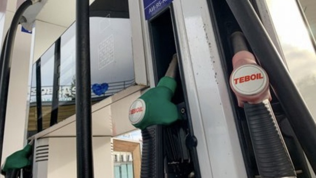 И снова вверх: бензин в Калининграде подорожал за месяц почти на 1,5 рубля