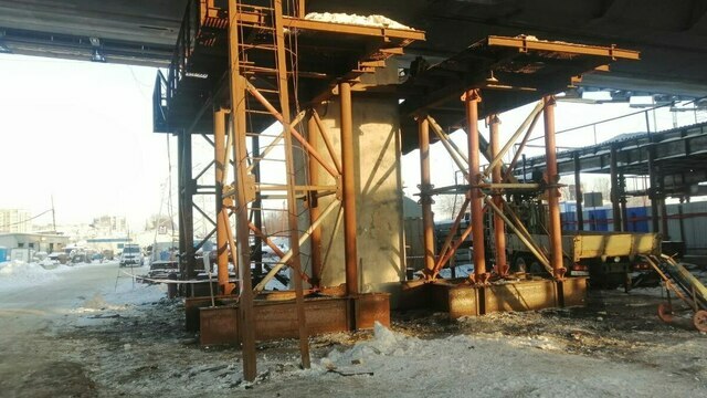 На стройке двухъярусного моста в Калининграде с высоты упал сварщик