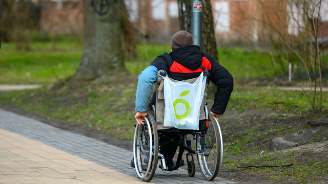 В пансионате по уходу за пожилыми людьми хранили овощи в туалете и держали мясную просрочку