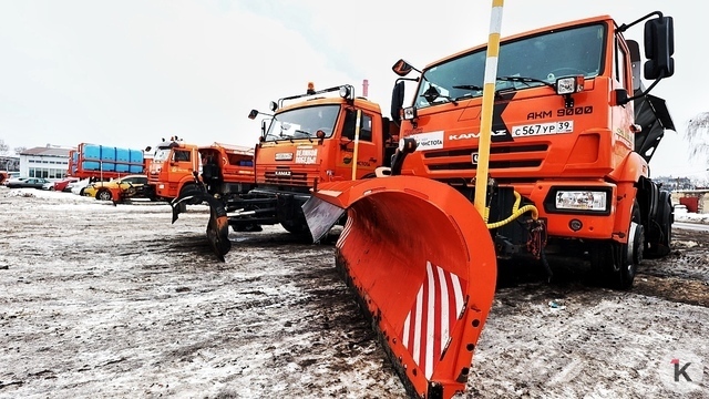 Власти Калининграда объяснили, почему не держат про запас много техники и дворников 