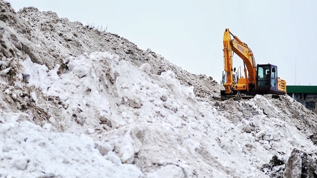 Секретная гора: где в Калининграде хранят 23,5 тысячи кубометров снега (фото)