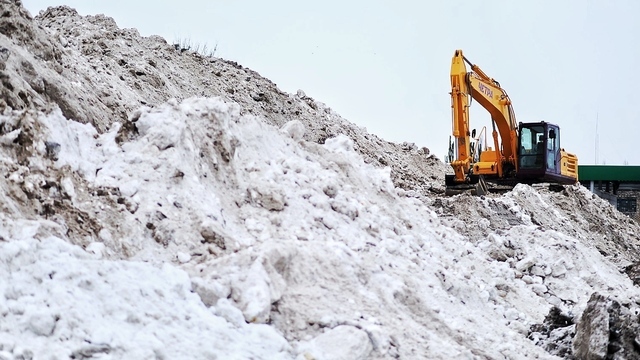 Секретная гора: где в Калининграде хранят 23,5 тысячи кубометров снега (фото)