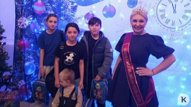 Врач из Калининграда осталась в холодном доме с пятью детьми: у семьи сломался котёл, а с карты украли деньги