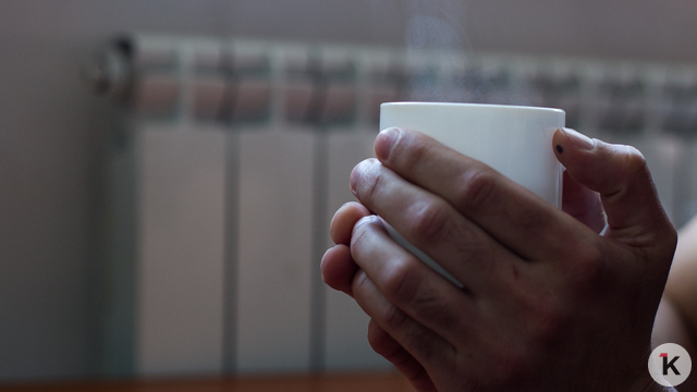 Дети спят под двумя одеялами, замерзает вода: в Холмогоровке вторые сутки перебои со светом (дополнено)