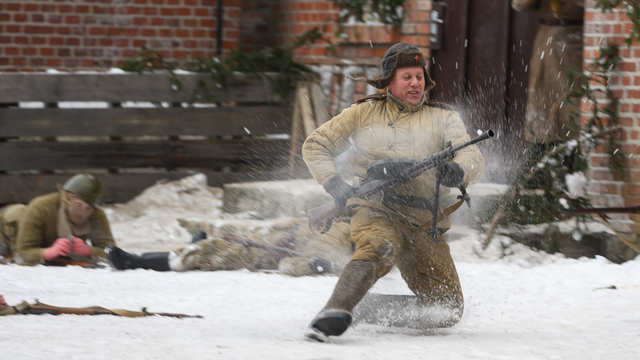 Уличный бой за Лабиау - реконструкция в Полесске (Калининградская область)