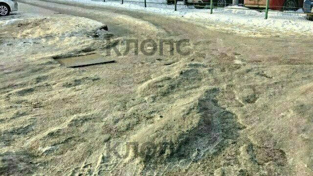 Из-за снежного горба оторвало глушитель: на Острове дорогу не могут почистить три недели (фото)  