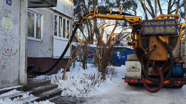 Ассенизаторы не спасли: жителям подтопленного дома на Калязинской предлагают самим проложить дренаж (фото)  