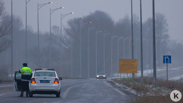 Автомобилистов Гурьевска предупредили о штрафах «как в Москве» за парковку на газонах
