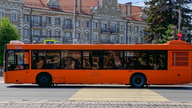 Министр и губернатор оценили обновление общественного транспорта в Калининграде (видео)
