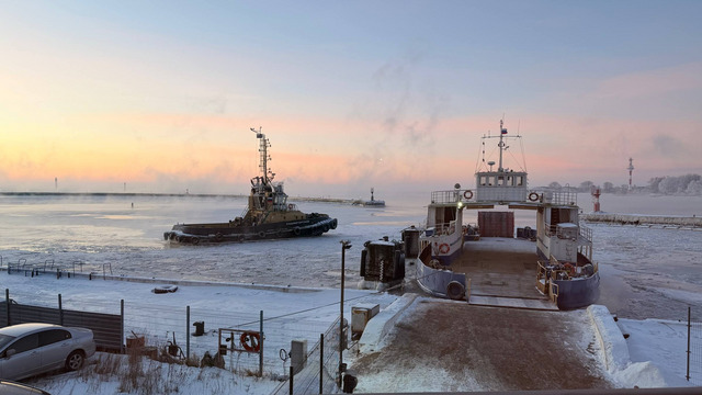 «Проблема с транспортной доступностью у нас круглый год»: жители Балткосы считают остановку парома лишь вершиной айсберга