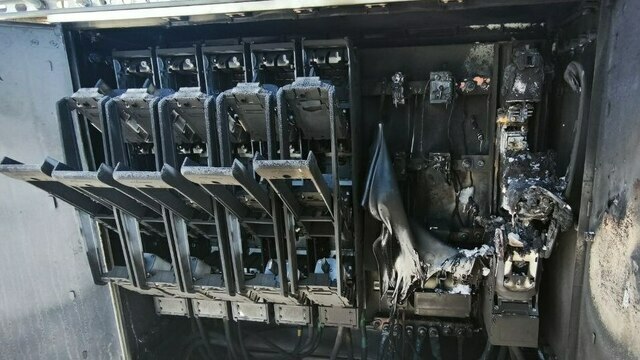 «Надели на себя всё что можно и просто надеялись»: из-за пожара на подстанции СНТ в Светлогорске осталось в -20 без тепла — обновлено