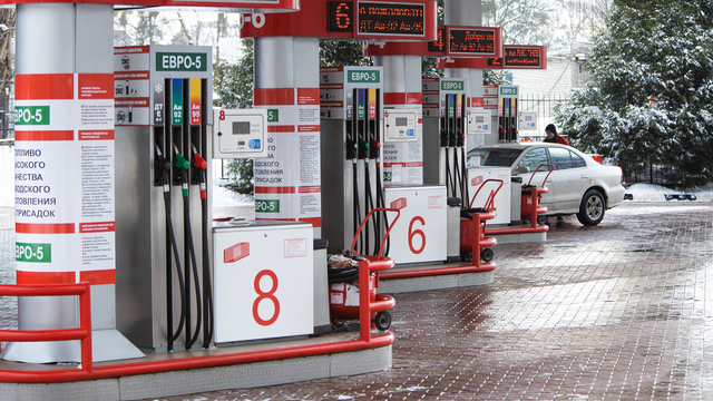 Где дешевле заправиться в Калининградской области: цены на крупнейших АЗС