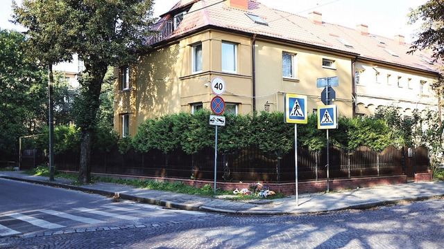 Родители погибшего под грузовиком мальчика требуют с водителя 2 миллиона рублей